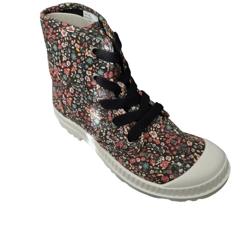 NIB SO Dragonfruit combat style boots
